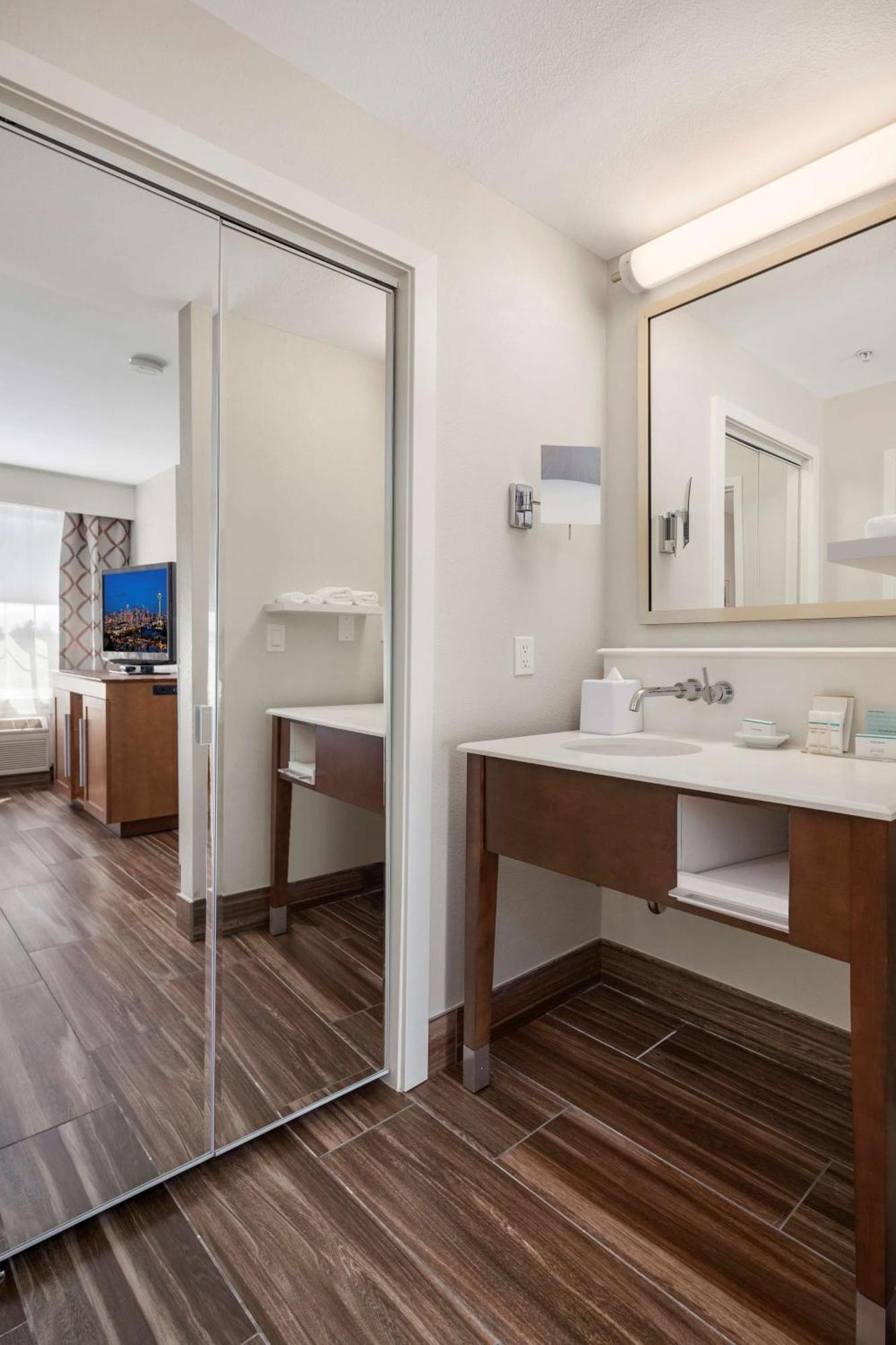 Hampton Inn & Suites Seattle North/Lynnwood Extérieur photo