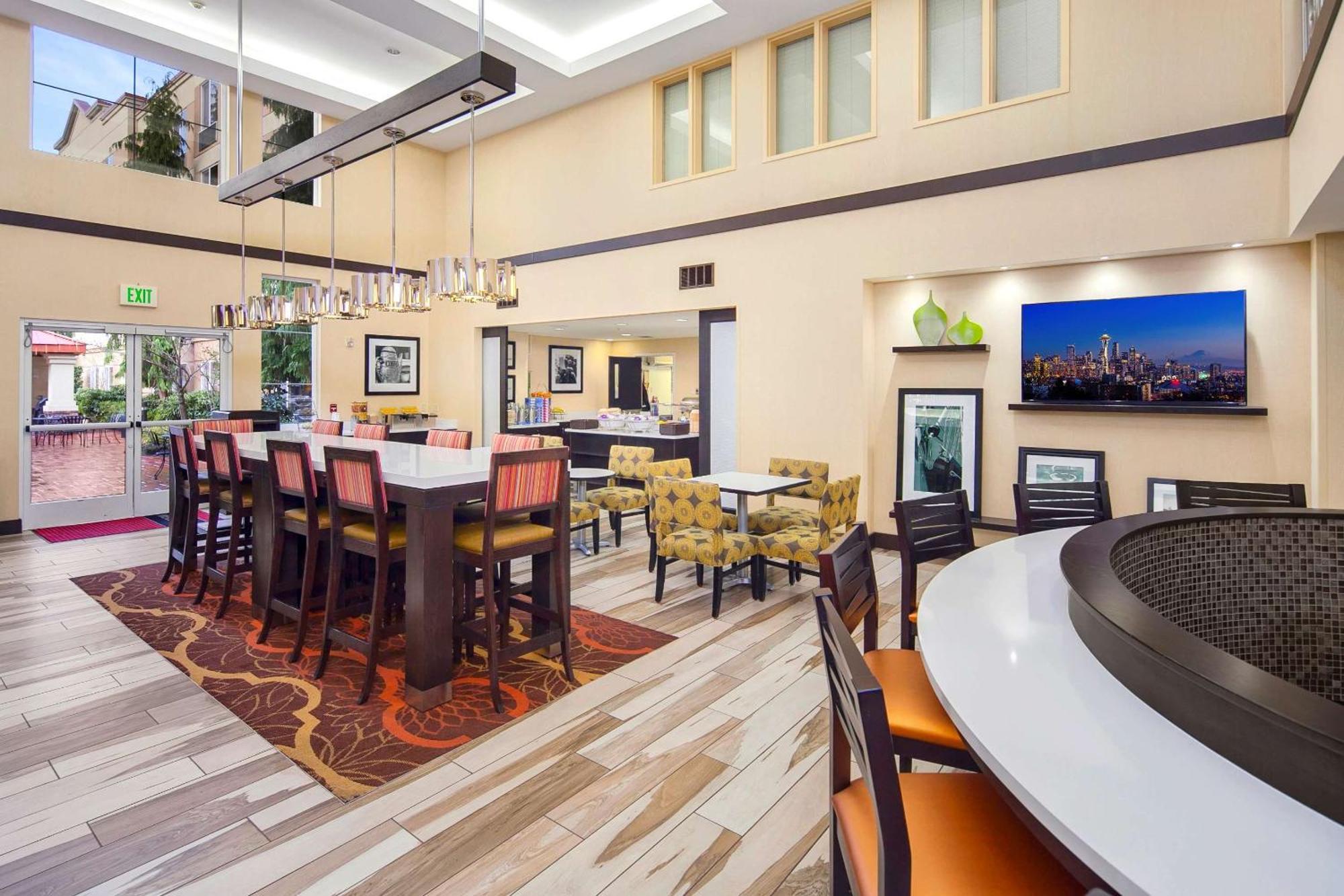 Hampton Inn & Suites Seattle North/Lynnwood Extérieur photo