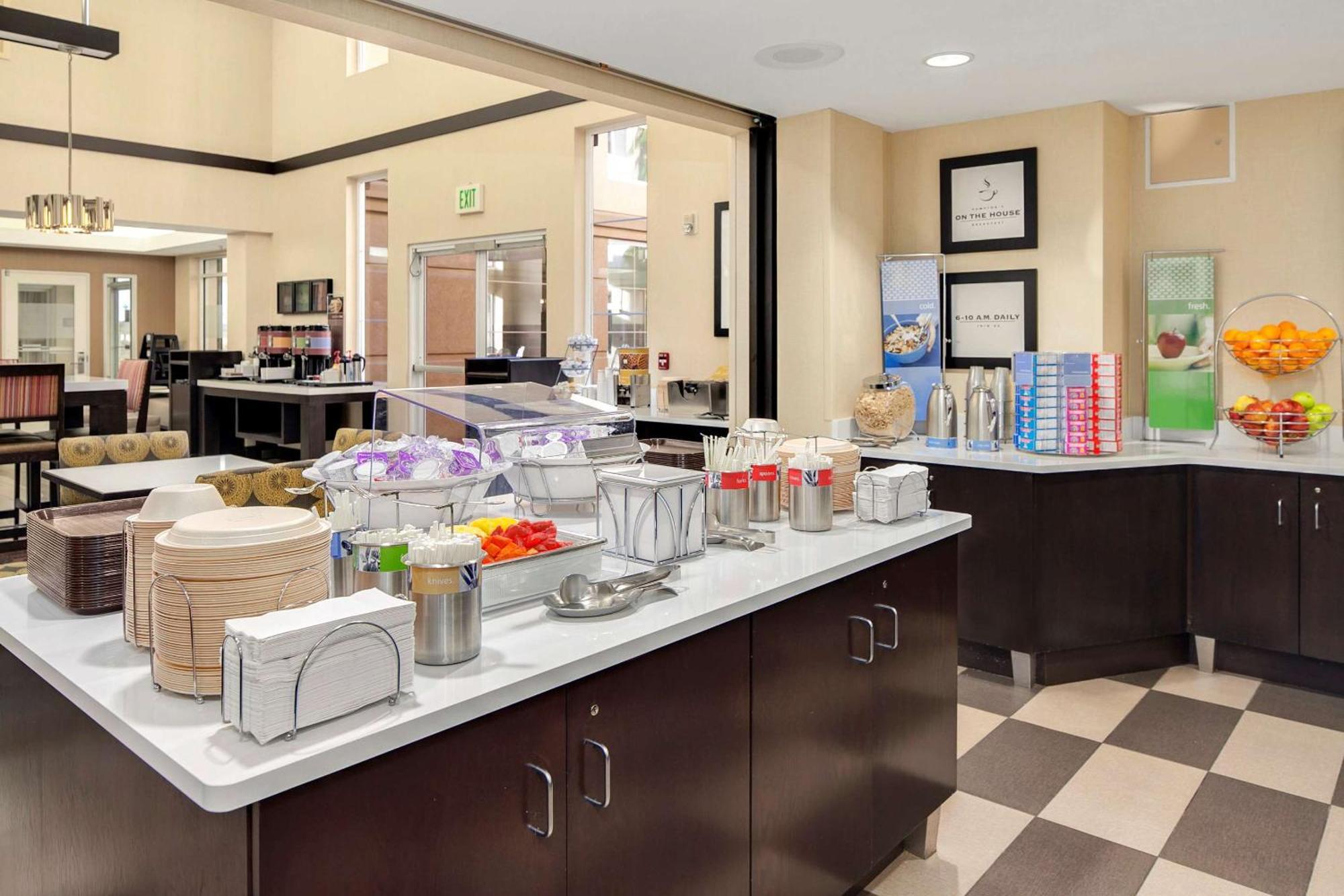 Hampton Inn & Suites Seattle North/Lynnwood Extérieur photo